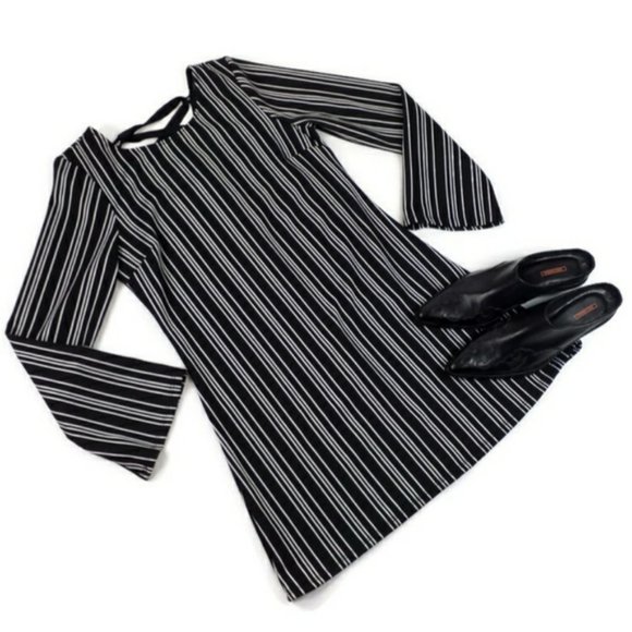 Speechless Black White Stripe Long Bell Sleeve Lace Up Back Mini Dress Womens M - Picture 6 of 10